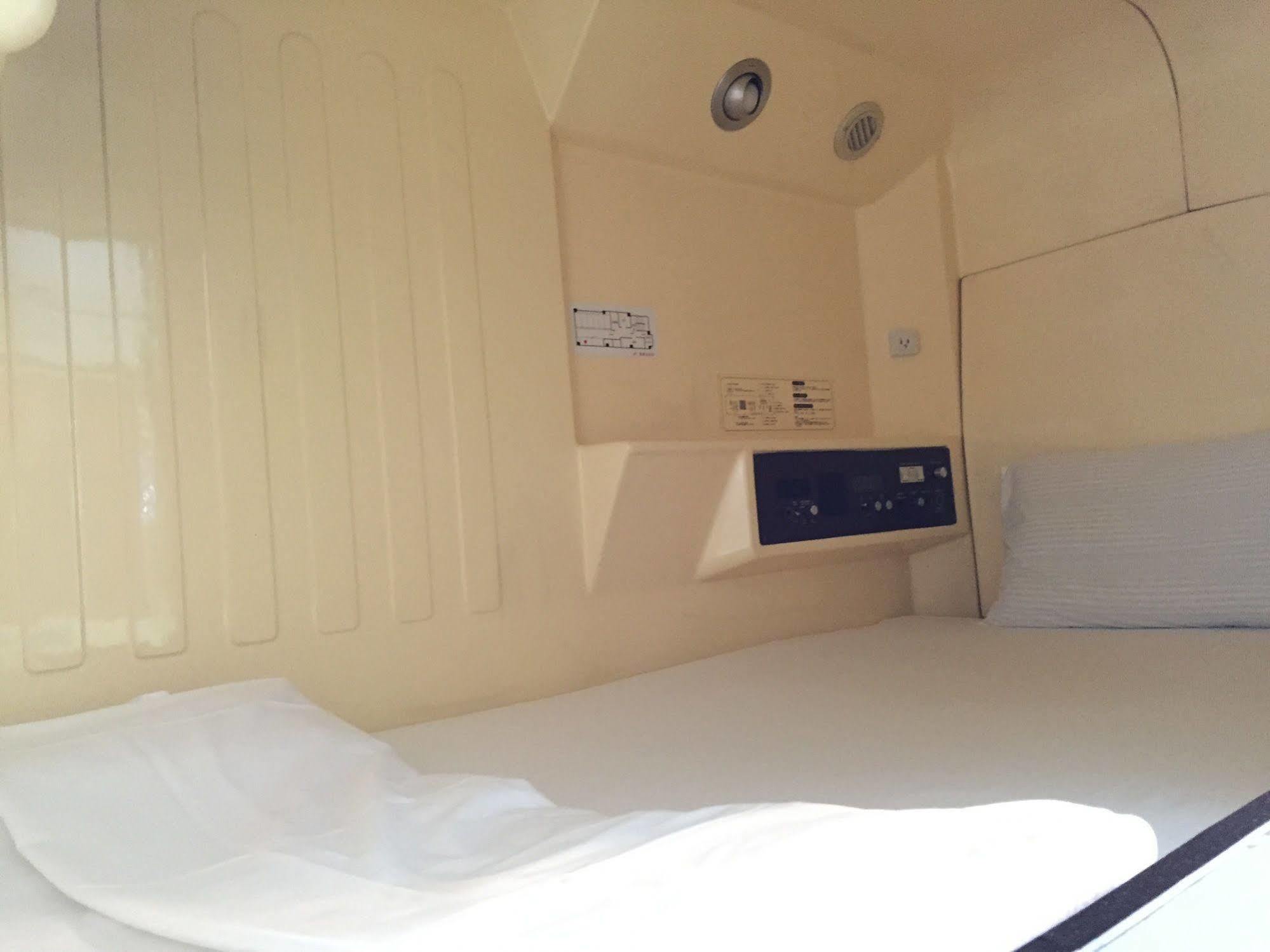 Male Only Capsule Inn Hamamatsucho - Vacation Stay 68799V Tokyo prefektur Exteriör bild